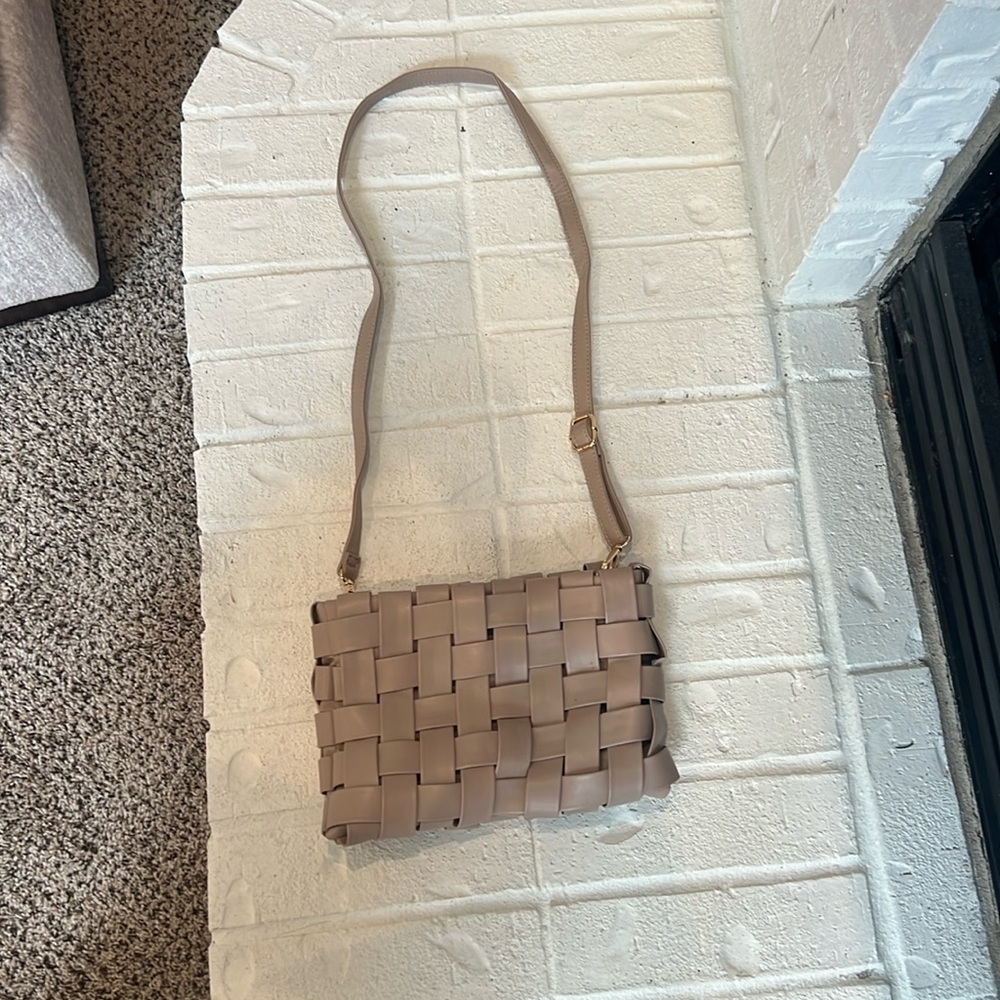 EUC Anthropologie Lindy woven clutch/handbag. Color is beige